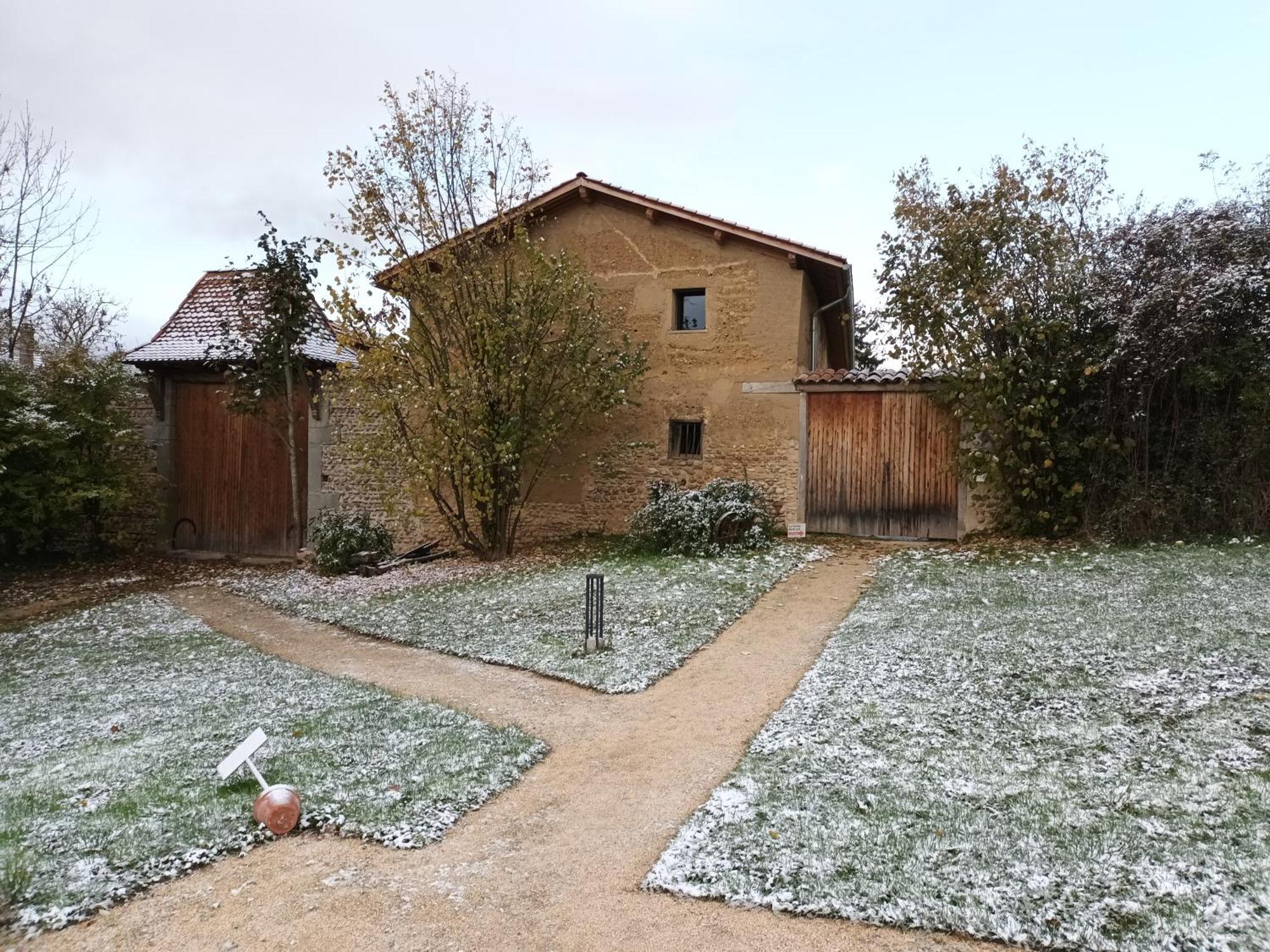 Aparthotel La Ferme De Berlioz à La Cote-Saint-Andre Extérieur photo